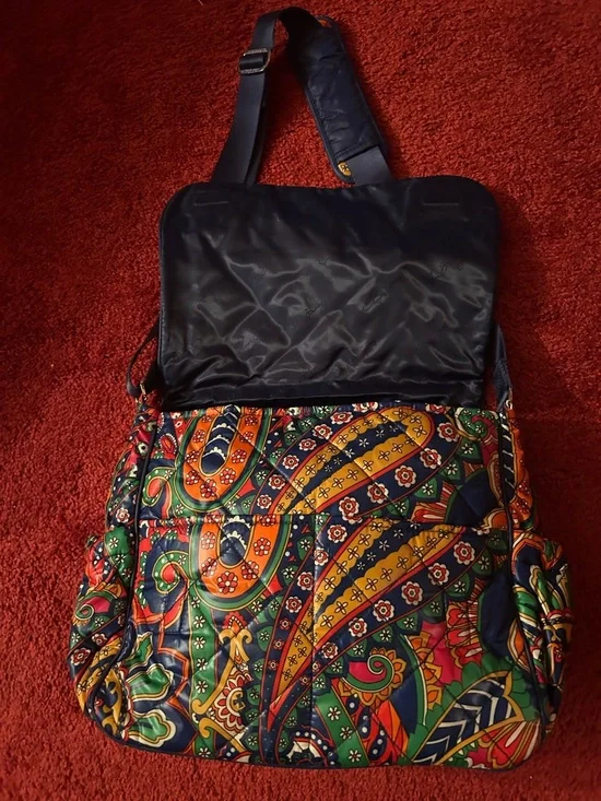 Vera Bradley Paisley Multicolor Crossbody Bag with Navy Trim - new without tags - Picture 3 of 4